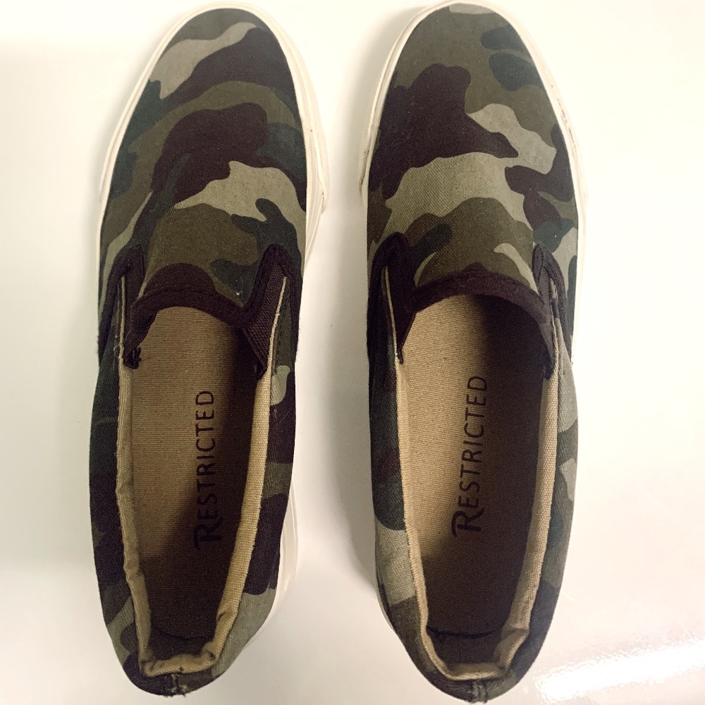 Womens Camo Slip On Platform Shoes 6.5 Pre-Owned
